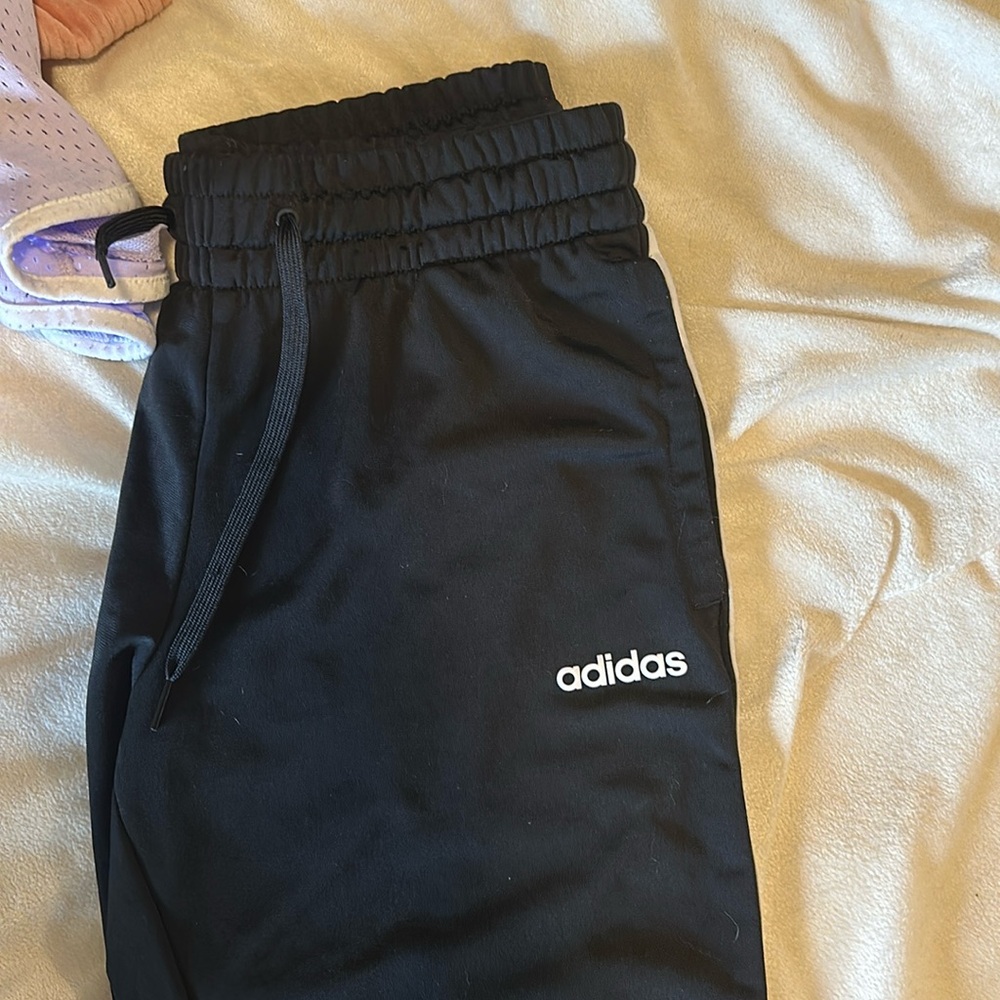 Adidas joggers size M
